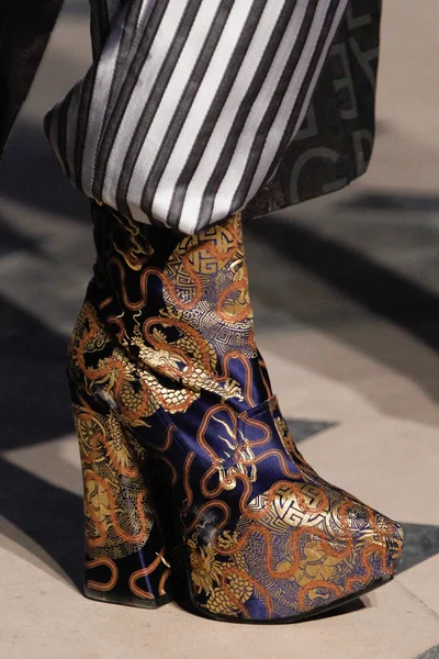 Look 125